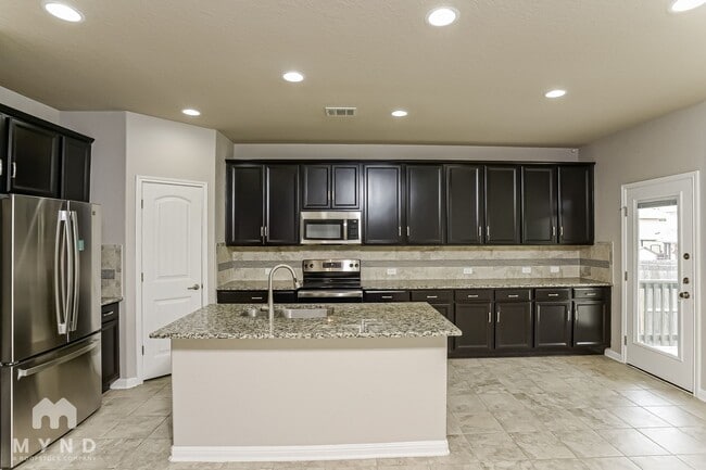 11335 Decidedly in San Antonio, TX - Foto de edificio - Building Photo