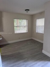 9999 Summerbreeze Dr, Unit 201 in Sunrise, FL - Foto de edificio - Building Photo