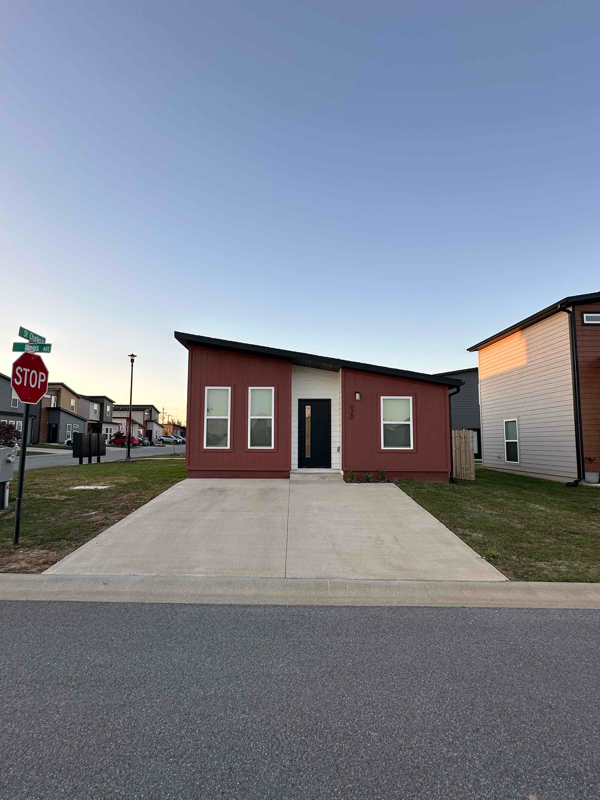 property at 820 Illinois Ave