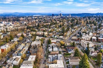 6539 4th Ave NE in Seattle, WA - Building Photo - Building Photo