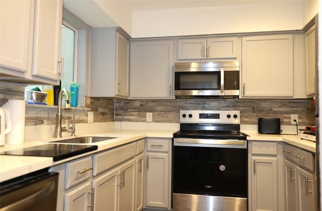 property at 2103 Place Rebecca Ln