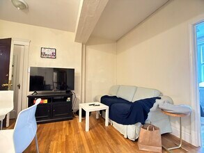 1997 Commonwealth Ave, Unit 1 in Boston, MA - Building Photo - Building Photo