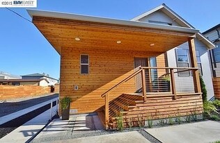 2826 Myrtle St in Oakland, CA - Building Photo