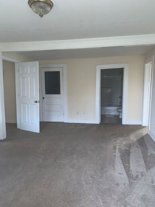 9592 S Congress St in New Market, VA - Building Photo