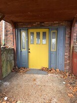 27 Sycamore Dr in Cassville, MO - Building Photo