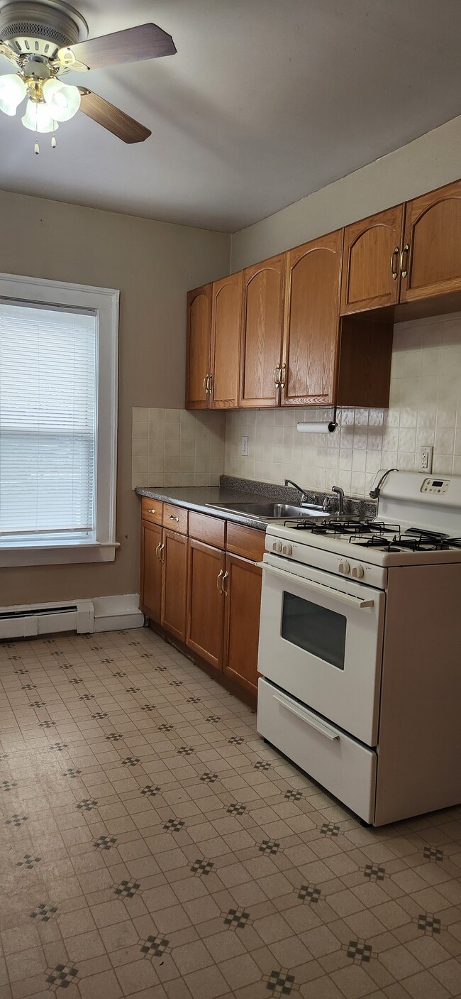 31 N Evarts Ave, Unit 2nd floor apartment