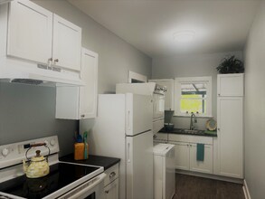 715 W Hollywood Ave in San Antonio, TX - Building Photo - Building Photo