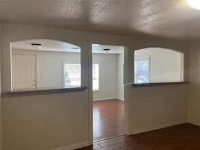 540 Magnolia St in Clute, TX - Foto de edificio - Building Photo