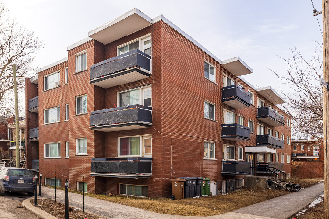 5860 Des Érables Av in Montréal, QC - Building Photo