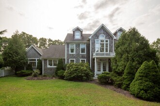 83 Laurel Valley Dr in Sag Harbor, NY - Building Photo - Building Photo