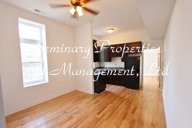 4502-04 N Paulina St in Chicago, IL - Building Photo - Interior Photo