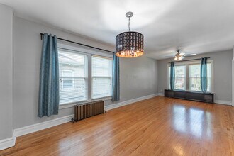1327 S Harvey Ave in Berwyn, IL - Foto de edificio - Building Photo