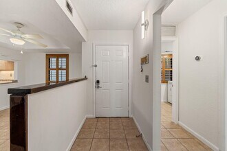 12568 Shoreline Dr in Wellington, FL - Building Photo - Building Photo