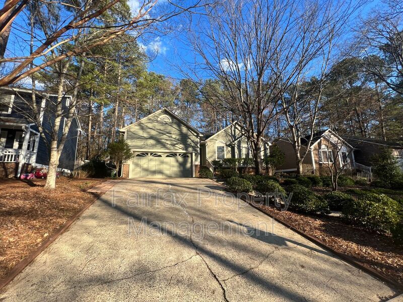 404 Tripp Farm Rd in Chapel Hill, NC - Building Photo