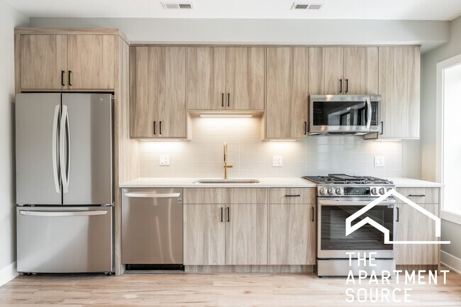 2535 N Campbell Ave, Unit 3 in Chicago, IL - Building Photo - Building Photo