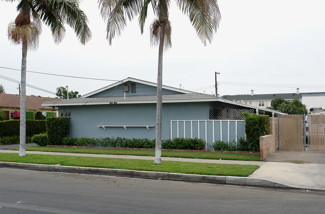 1722-1732 E Palmyra Ave in Orange, CA - Building Photo - Building Photo