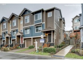 10521 NE Park Ridge Way in Hillsboro, OR - Building Photo - Building Photo