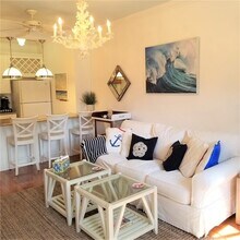 97 Narragansett Ave in Newport, RI - Foto de edificio - Building Photo