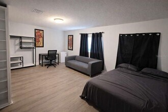 5116 E 122nd Ave in Temple Terrace, FL - Building Photo - Building Photo