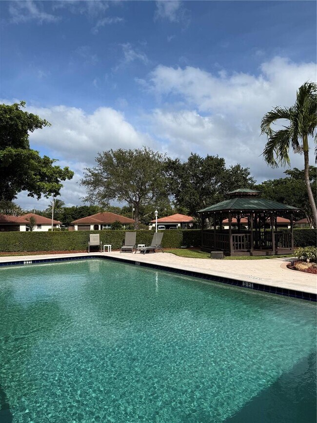 300 NW 42nd St in Boca Raton, FL - Building Photo - Building Photo