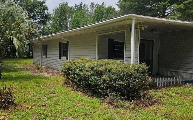 property at 225 Pecan Ln