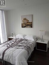 88 Harbour St in Toronto, ON - Building Photo - Building Photo