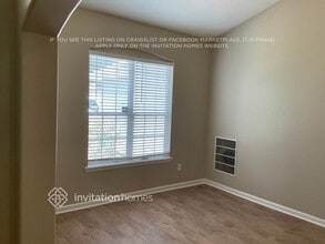 8551 Crooked Tree Dr in Jacksonville, FL - Building Photo - Building Photo