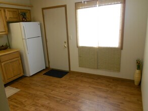 420 6th Ave, Unit #5 in Coralville, IA - Foto de edificio - Building Photo