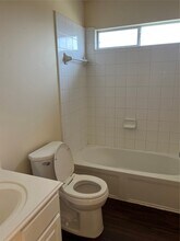 202 Angela Ln in Stafford, TX - Building Photo - Building Photo