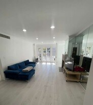424 N Palm Dr in Beverly Hills, CA - Building Photo