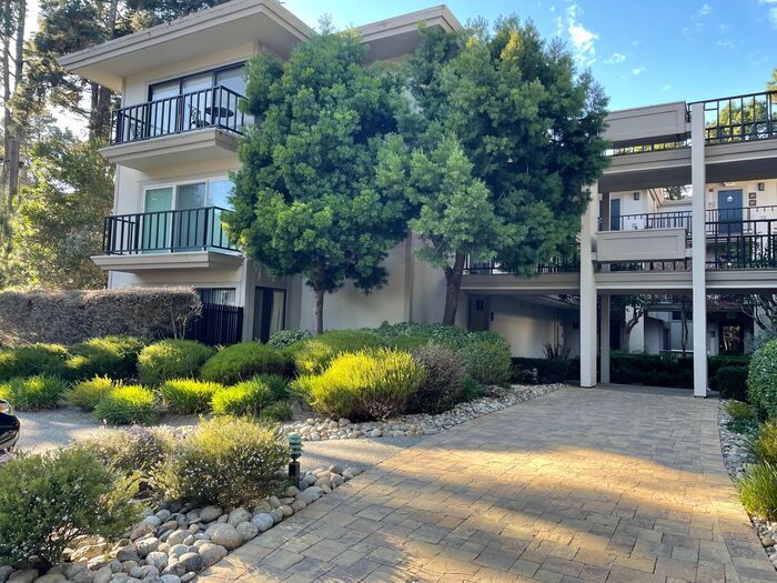 20 Ocean Pines Ln in Pebble Beach, CA - Foto de edificio