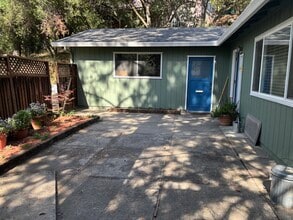 2930 Weswin Ct in Placerville, CA - Foto de edificio - Building Photo