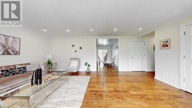 303 Morris Rd in Bradford West Gwillimbury, ON - Building Photo - Building Photo