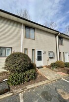 1416 Tenbury Dr in Lynchburg, VA - Building Photo