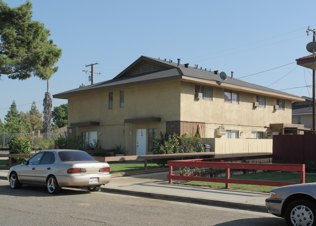 1250 W 9th St in Corona, CA - Building Photo