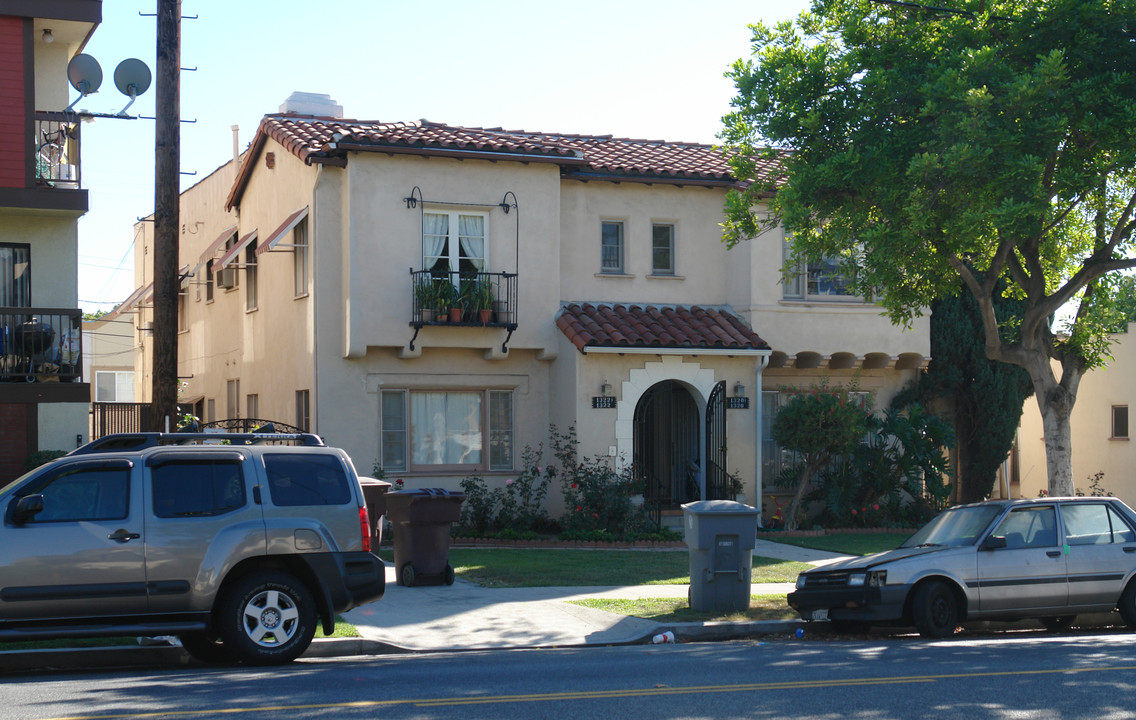 1320 E Wilson Ave in Glendale, CA - Building Photo