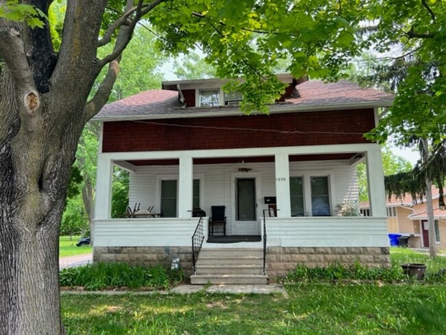 property at 1620 N Charlotte St