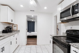 4805 N 37th St in Tampa, FL - Building Photo - Building Photo