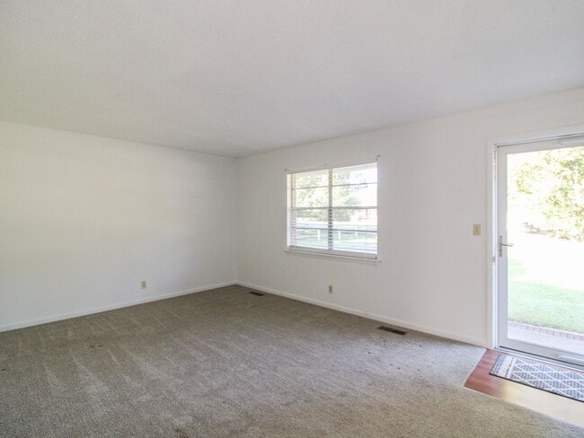 29402 8th Ave E in Ardmore, AL - Building Photo - Building Photo
