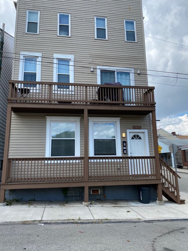 1400 Fernleaf St in Pittsburgh, PA - Building Photo - Building Photo