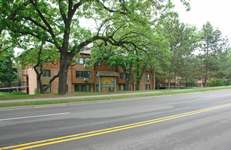 Country Inn in Bloomington, MN - Building Photo - Building Photo