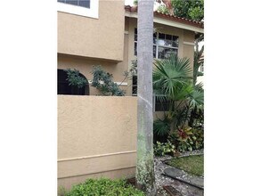 6542 Via Regina in Boca Raton, FL - Building Photo - Building Photo