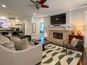 927 W Agatite Ave in Chicago, IL - Building Photo - Building Photo