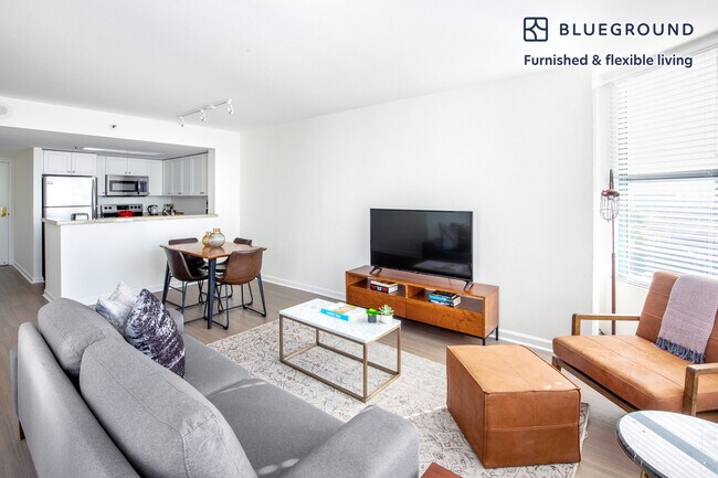2 Townsend St in San Francisco, CA - Building Photo - Building Photo