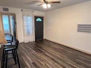 4709 Park Dr in Houston, TX - Building Photo - Building Photo