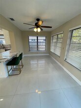 2813 Bahama Dr in Miramar, FL - Foto de edificio - Building Photo