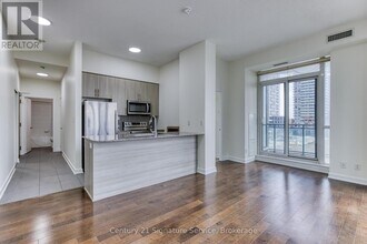 4099 Brickstone Mews in Mississauga, ON - Building Photo - Building Photo