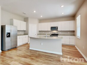 4381 Carrabelle River Ln in Lakeland, FL - Foto de edificio - Building Photo