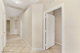 2722 Blue Cypress Lake Ct, Unit 4000-4101 in Cape Coral, FL - Building Photo - Building Photo