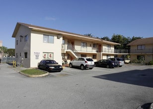 Martha's Apartments in Hialeah, FL - Building Photo - Building Photo